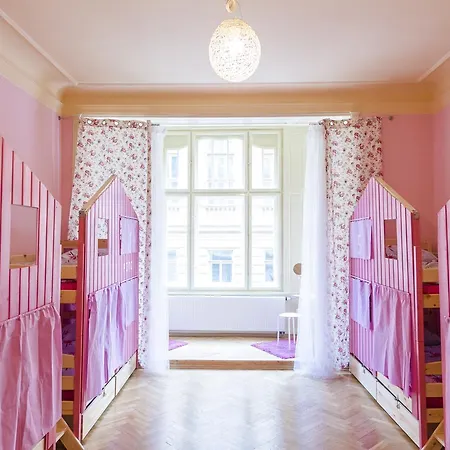 Ostello Ping House *